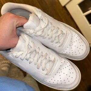 NIKE WHITE AIR FORCE SIZE 8.5men/10 women